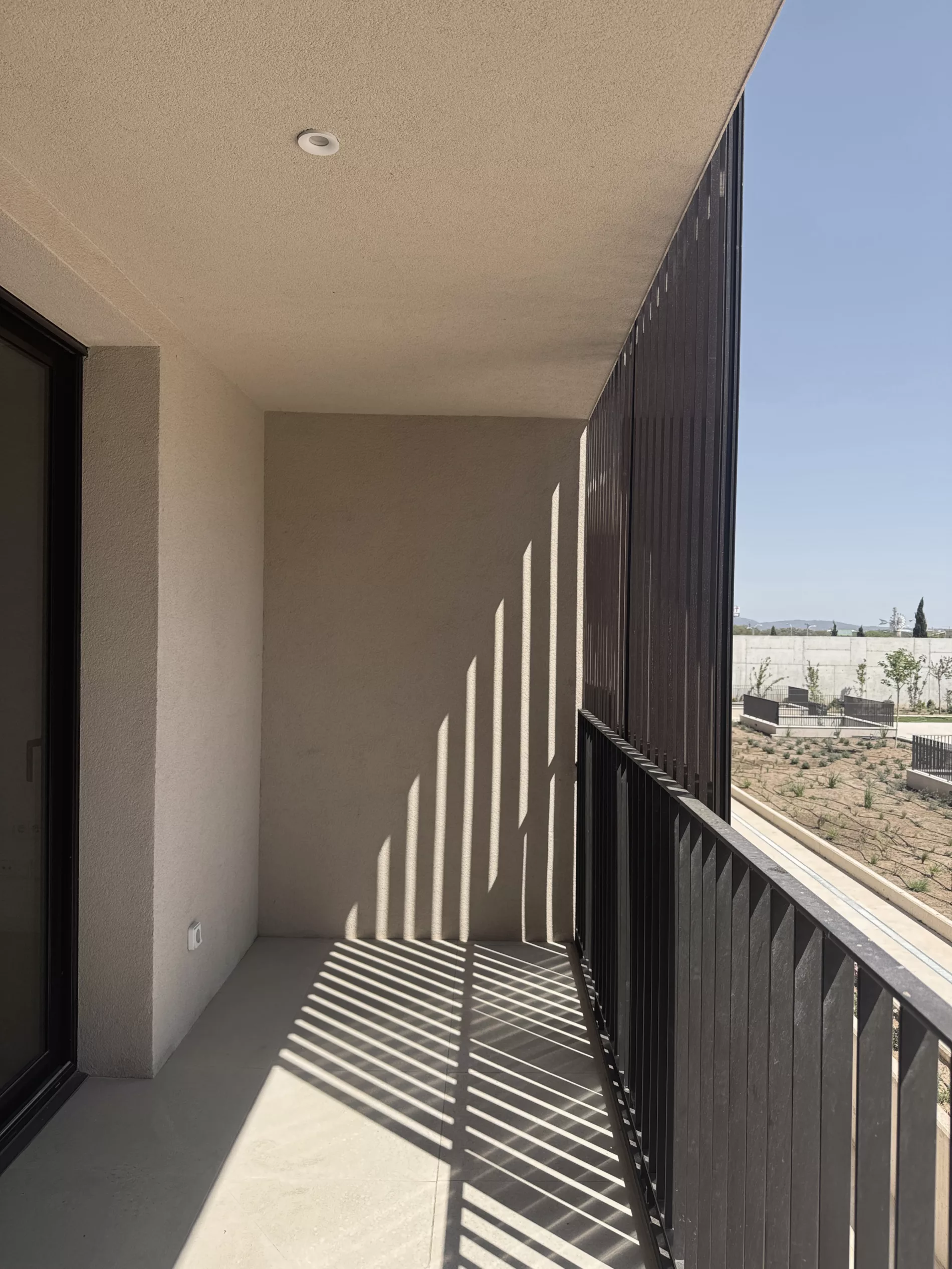 AB2 ARQUITECTURA. 50 VIVIENDAS EN TOMAS RULLAN
