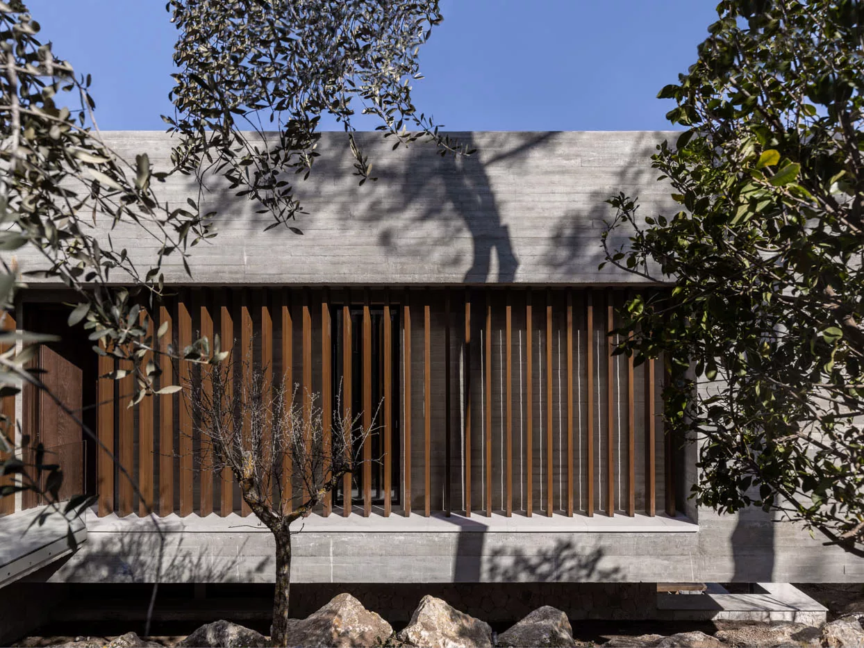 CASA DE HORMIGON VISTO DISEÑADA POR AB2 ARQUITECTURA
